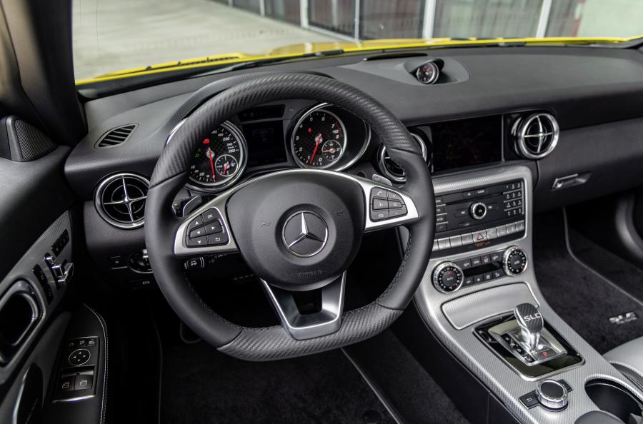 Торпедо Mercedes-Benz SLC300 Final Edition (R172) 2019 года  (WW) (фото 9 из 16)